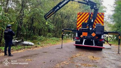 На Чернігівщині сапери виявили частину російської керованої авіаційної ракети Х-59 На Чернігівщині сапери виявили частину російської керованої авіаційної ракети Х-59