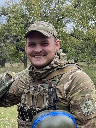 "Ми мріяли про майбутнє". Рідні розповіли про загиблого захисника із Сум Владислава Лисянського "Ми мріяли про майбутнє". Рідні розповіли про загиблого захисника із Сум Владислава Лисянського