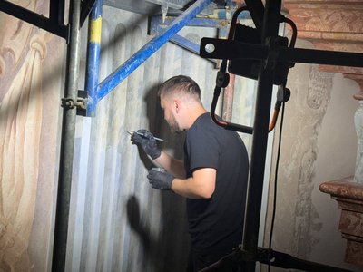 У Львові реставрують головний вівтар та фрески Гарнізонного храму