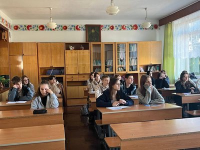 Смілянський коледж після ракетного удару: як навчаються студенти у сусідстві з руїнами