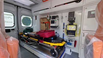 Дві сумські лікарні отримали автомобілі швидкої допомоги Дві сумські лікарні отримали автомобілі швидкої допомоги