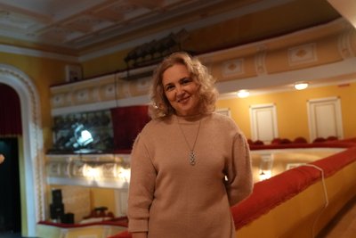 "Ми намагаємось лікувати душі дітей": як під час війни працює сумський театр для дітей та юнацтва "Ми намагаємось лікувати душі дітей": як під час війни працює сумський театр для дітей та юнацтва