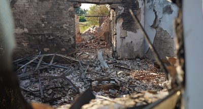 “Ні світла немає 10 днів, ні води”: як під обстрілами живуть мешканці Юнаківської громади “Ні світла немає 10 днів, ні води”: як під обстрілами живуть мешканці Юнаківської громади
