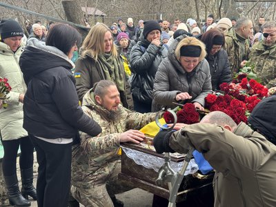 У Старому селі на Сумщині поховали солдата Руслана Тарана У Старому селі на Сумщині поховали солдата Руслана Тарана