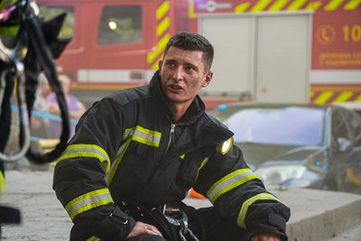 "Я на 100% на своєму місці": історія командира відділення караулу Костянтина Хмури з Хмельницького "Я на 100% на своєму місці": історія командира відділення караулу Костянтина Хмури з Хмельницького