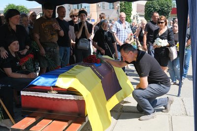 На Вінниччині попрощалися із майором ЗСУ Іваном Ревацьким На Вінниччині попрощалися із майором ЗСУ Іваном Ревацьким