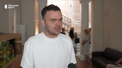 Будівництво біля «М1» в Одесі: міськрада через суд вимагає демонтувати три поверхи, які перекрили вид на море Будівництво біля «М1» в Одесі: міськрада через суд вимагає демонтувати три поверхи, які перекрили вид на море
