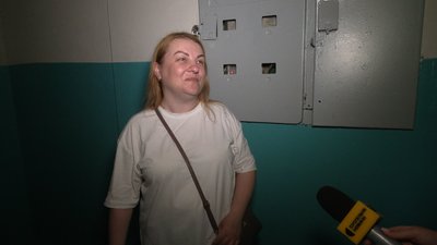 Чернігівка Наталія Куценко розповідає, як працюють ліфти у Чернігові Чернігівка Наталія Куценко розповідає, як працюють ліфти у Чернігові