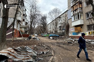 "Сьогодні був невимовний жах". Жителі Краматорська розказали про удар півтонною бомбою по середмістю "Сьогодні був невимовний жах". Жителі Краматорська розказали про удар півтонною бомбою по середмістю
