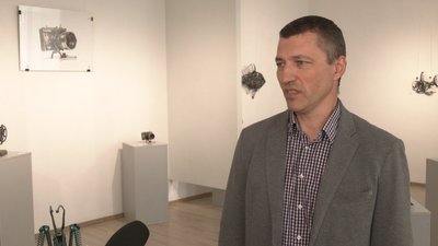 "Символ бригади": у Чернігові військовослужбовець зробив металеву статую Семаргла "Символ бригади": у Чернігові військовослужбовець зробив металеву статую Семаргла