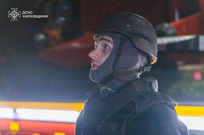 Рятувальник ДСНС з Харкова