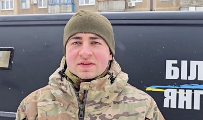 "Білі янголи" евакуювали із Олексієво-Дружківки родину із дитиною "Білі янголи" евакуювали із Олексієво-Дружківки родину із дитиною
