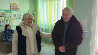 Після пів року розлуки син побачився зі своєю матір'ю на Рівненщині. Історія переселенців Після пів року розлуки син побачився зі своєю матір'ю на Рівненщині. Історія переселенців