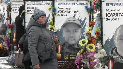 Вчителька з Березного написала збірку поезій про своїх учнів, які загинули на фронті Вчителька з Березного написала збірку поезій про своїх учнів, які загинули на фронті