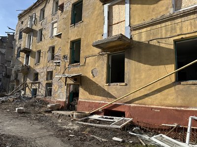 Зруйнований будинок роковини обстрілу центр Краматорськ Донецька область Зруйнований будинок роковини обстрілу центр Краматорськ Донецька область