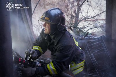 В Одесі горів приватний будинок: травмувався чоловік В Одесі горів приватний будинок: травмувався чоловік