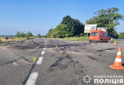 На Львівщині внаслідок аварії у селі Вузлове госпіталізували чотирьох пасажирів На Львівщині внаслідок аварії у селі Вузлове госпіталізували чотирьох пасажирів