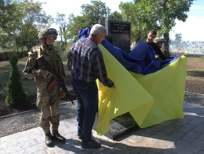 В Одеській зенітній бригаді відкрили меморіал чотирьом загиблим офіцерам В Одеській зенітній бригаді відкрили меморіал чотирьом загиблим офіцерам