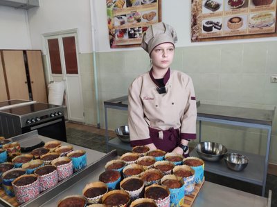 Студентка Анастасія Жилюк, майстриння, паски, рецепти пасок, Великдень, ЗСУ, Тернопільщина