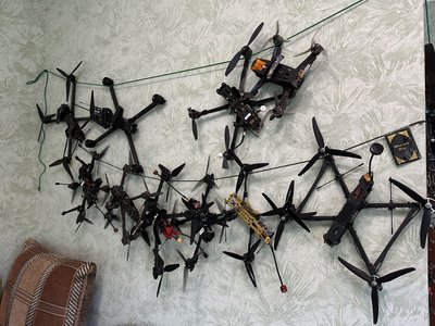 FPV-дрони начальник майстерні зі створення бойових дронів 54 ОМБр на псевдо Моссад БпЛА майстерня 54 окрема механізована бригада Донецька область FPV-дрони начальник майстерні зі створення бойових дронів 54 ОМБр на псевдо Моссад БпЛА майстерня 54 окрема механізована бригада Донецька область
