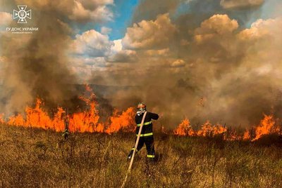 Шукають пожежі дронами: у ДСНС розповіли про сезон горіння торф'яників на Київщині Шукають пожежі дронами: у ДСНС розповіли про сезон горіння торф'яників на Київщині