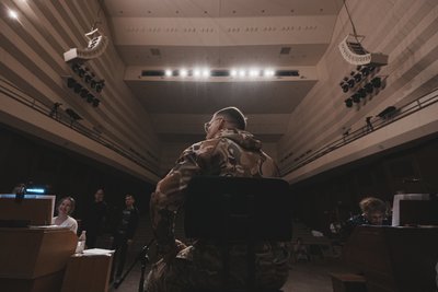 У Харкові вперше в Україні зазвучали п'ять органів одночасно: диригент У Харкові вперше в Україні зазвучали п'ять органів одночасно: диригент