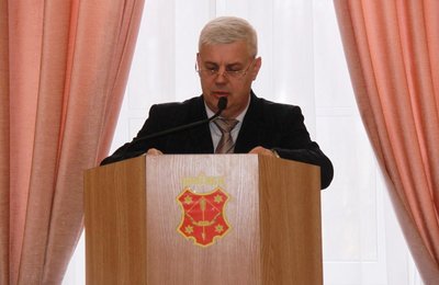 Полтавському ексчиновнику Ігорю Веризі повернули арештоване майно, зокрема, годинник із гербом РФ Полтавському ексчиновнику Ігорю Веризі повернули арештоване майно, зокрема, годинник із гербом РФ