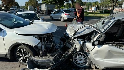 У Тернополі зіткнулися чотири автомобілі: травмувалася людина