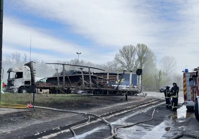 Через удар РФ зайнялася пожежа на АЗС у Дніпрі Через удар РФ зайнялася пожежа на АЗС у Дніпрі