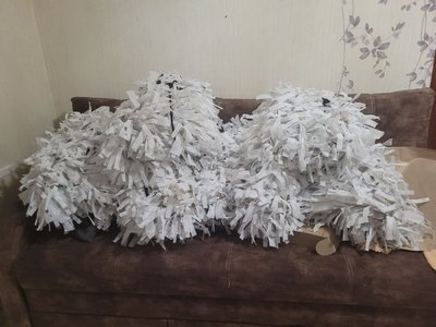 "Всі, хто в костюмах — ті живі": жителька Одещини шиє маскування, яке захищає військових від тепловізорів "Всі, хто в костюмах — ті живі": жителька Одещини шиє маскування, яке захищає військових від тепловізорів