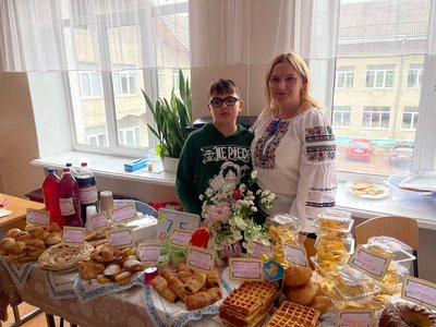 благодійний ярмарок, збір на зсу, 10 школа, тернопіль благодійний ярмарок, збір на зсу, 10 школа, тернопіль