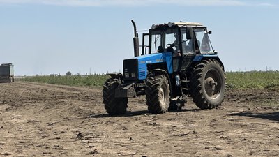"Хтось має це робити". У Снігурівці відкрили курси трактористок: перші випускниці вже готуються до іспитів "Хтось має це робити". У Снігурівці відкрили курси трактористок: перші випускниці вже готуються до іспитів