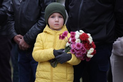 "Воїни світла": у селі на Черкащині відкрили Алею Слави на честь загиблих захисників "Воїни світла": у селі на Черкащині відкрили Алею Слави на честь загиблих захисників