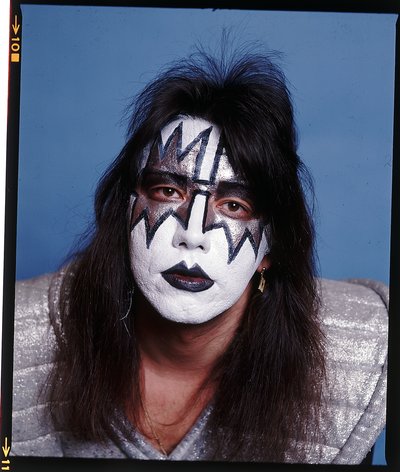 Помер засновник рок-гурту Kiss Ейс Фрейлі Помер засновник рок-гурту Kiss Ейс Фрейлі