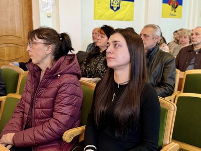На Вінниччині родинам полеглих оборонців вручили нагороди На Вінниччині родинам полеглих оборонців вручили нагороди