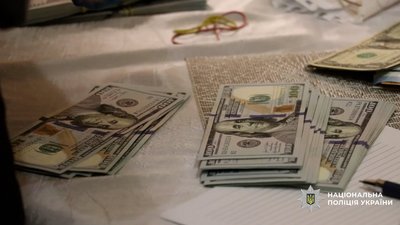У Дніпрі двоє адвокатів підозрюються у пропозиції хабаря поліції в 1 млн дол., а також замовленні умисного вбивства У Дніпрі двоє адвокатів підозрюються у пропозиції хабаря поліції в 1 млн дол., а також замовленні умисного вбивства