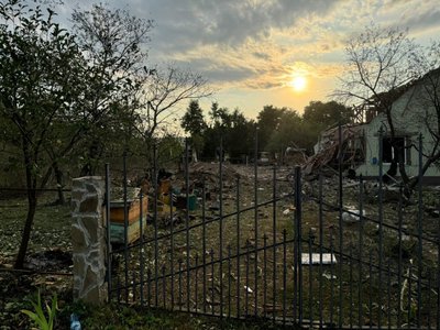 Наслідки обстрілу села Москалівка Старосалтівської громади 27 липня 2024 року Наслідки обстрілу села Москалівка Старосалтівської громади 27 липня 2024 року
