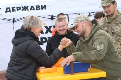 На Житормирщині провели перший районний чемпіонат з армрестлінгу серед ветеранів На Житормирщині провели перший районний чемпіонат з армрестлінгу серед ветеранів