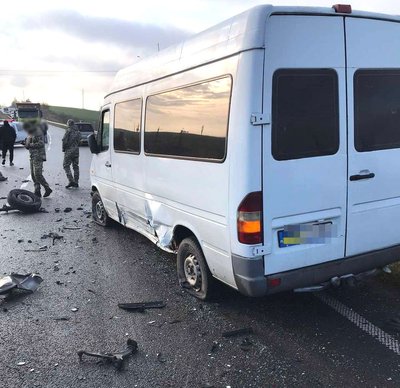 На Рівненщині чоловік в’їхав у кортеж супроводу загиблого воїна На Рівненщині чоловік в’їхав у кортеж супроводу загиблого воїна