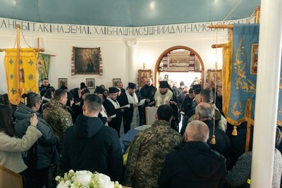 У Мукачеві попрощалися з полеглим бійцем Андрієм Газдиком