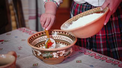 "Кулінарний спадок": як на Рівненщині зберігають традицію випікання святкового вербового хлібця "Кулінарний спадок": як на Рівненщині зберігають традицію випікання святкового вербового хлібця