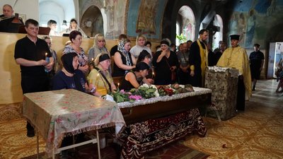 У Сумах поховали бійця Олександра Потапова, який загинув на Донеччині У Сумах поховали бійця Олександра Потапова, який загинув на Донеччині