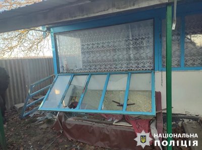 На Київщині уламки "шахедів" пошкодили приватні будинки у двох районах