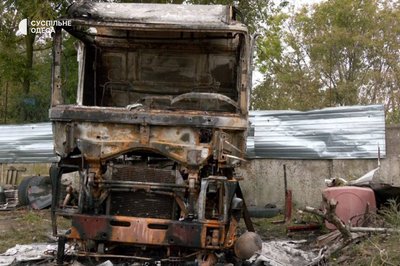 Уламок пробив голову охоронцю складів: армія РФ атакувала Одесу безпілотниками Уламок пробив голову охоронцю складів: армія РФ атакувала Одесу безпілотниками