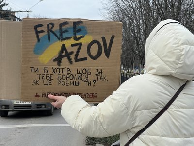 У Полтаві влаштували акцію на підтримку військовополонених У Полтаві влаштували акцію на підтримку військовополонених