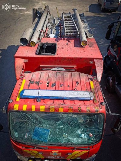 Одна людина загинула, троє поранені: РФ вдарила по іноземному судну в Чорному морі Одна людина загинула, троє поранені: РФ вдарила по іноземному судну в Чорному морі