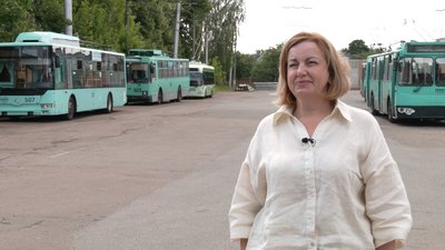 Втратила доньку під час блокади Чернігова й сама виховує онука: історія водійки тролейбуса Марії Деревянко Втратила доньку під час блокади Чернігова й сама виховує онука: історія водійки тролейбуса Марії Деревянко