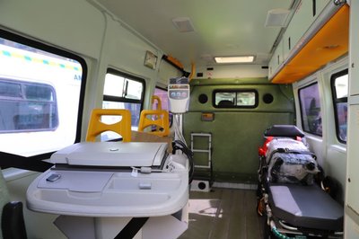 На Львівщині благодійники передали на потребу ЗСУ сім "швидких" та два пікапи На Львівщині благодійники передали на потребу ЗСУ сім "швидких" та два пікапи