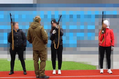В Ірпені продовжують готувати до нацспротиву: що викладають цивільним В Ірпені продовжують готувати до нацспротиву: що викладають цивільним