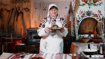 "Кулінарний спадок": як за допомогою веретена готують рубці з кишок у Бабині на Рівненщині "Кулінарний спадок": як за допомогою веретена готують рубці з кишок у Бабині на Рівненщині
